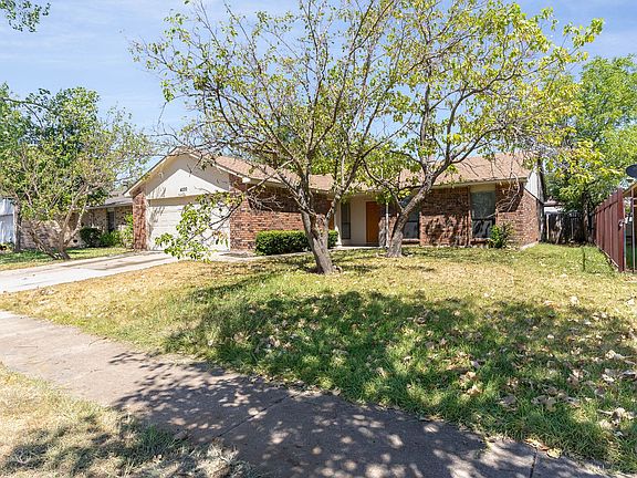 3rd image of 4220 Yellowleaf Dr