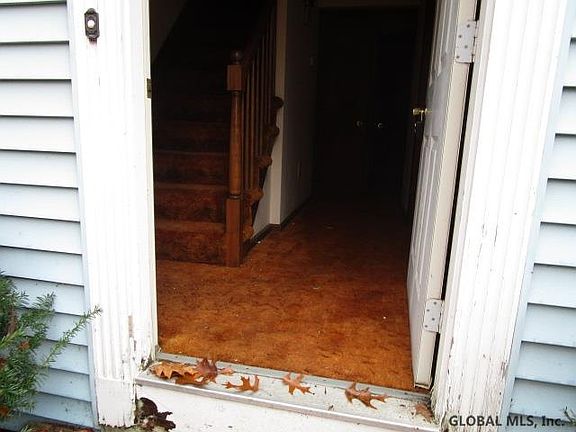 5th image of 21 Matthew Dr