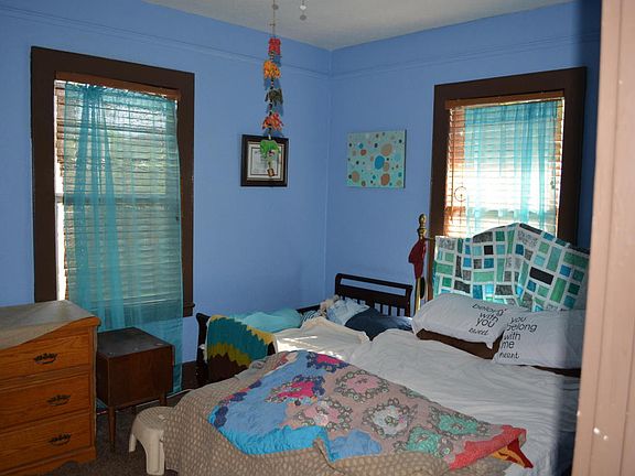 5th image of 2581 College St