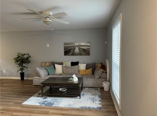 818 Summer Pl, Norcross, GA