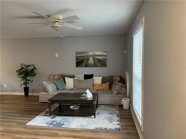 818 Summer Pl, Norcross, GA 30071