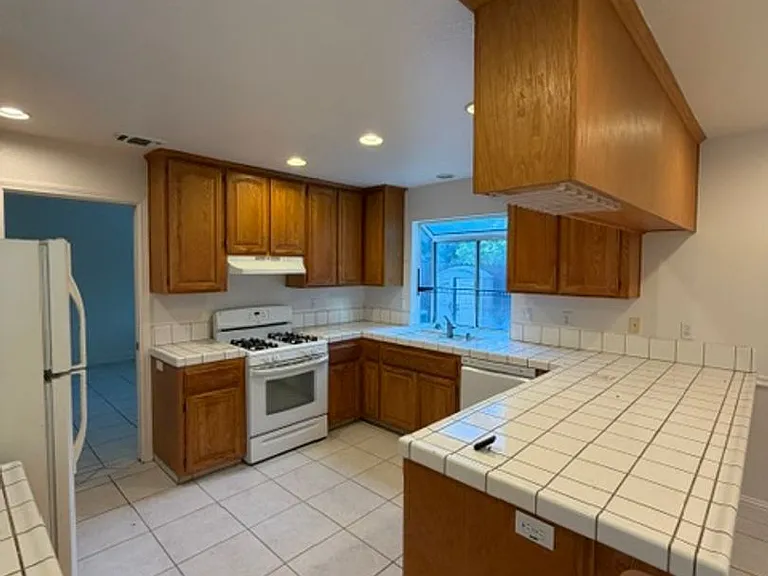 6337 Lincoln Ave — Photo 8