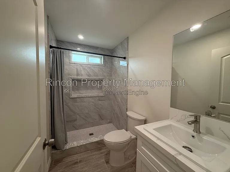 921 Aurora Dr #A — Photo 8