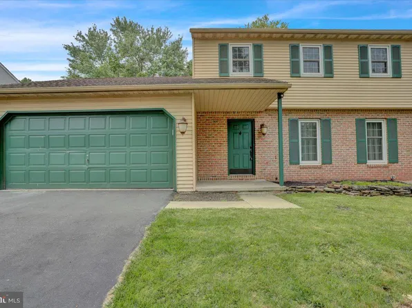 3 Mansion Ct E, Birdsboro, PA 19508