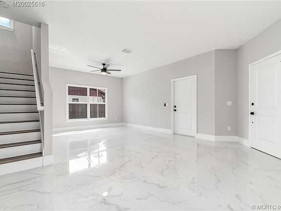 4th image of 2999 SW Vittorio St