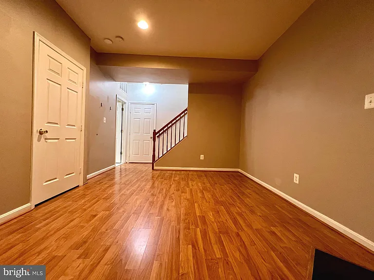 21831 Ladyslipper Sq — Photo 39