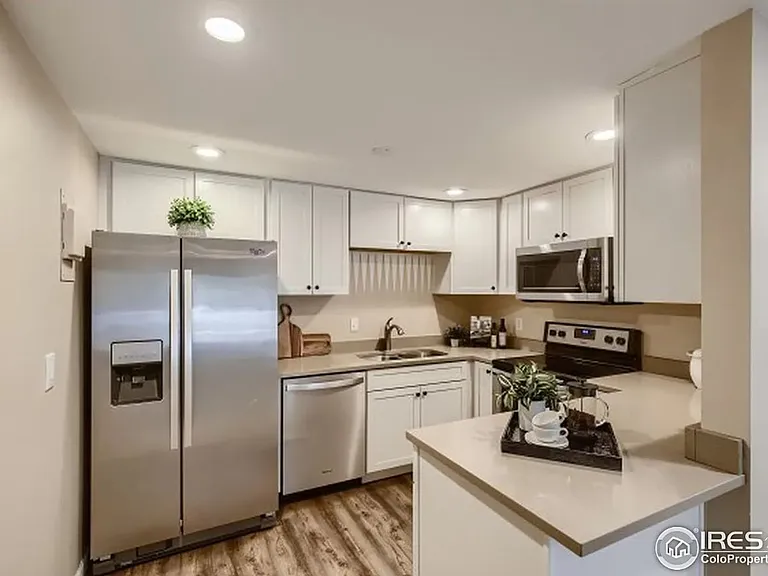 745 Thomas Dr #6 — Photo 5