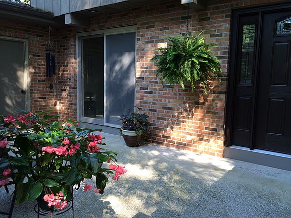4th image of 1440 Seminole Dr