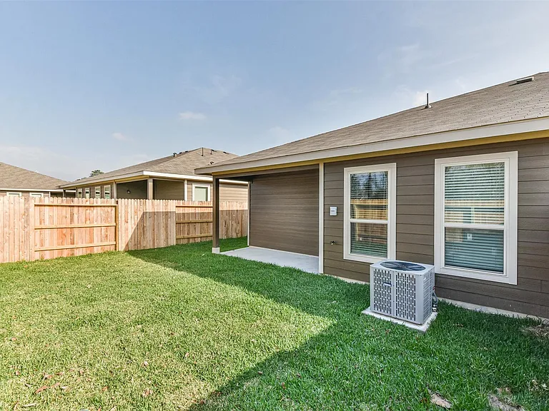 9800 Grosbeak Ln — Photo 31