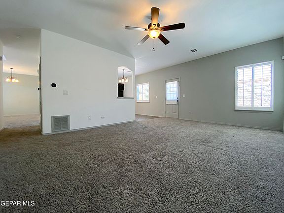 5th image of 3134 Hidden Creek Dr