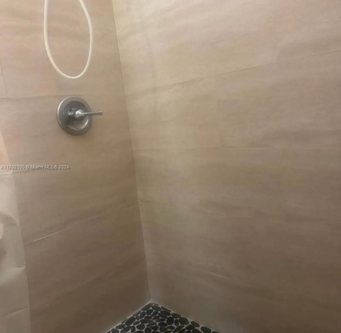 3 bed, 1600 sqft, $2,700 — Photo 4
