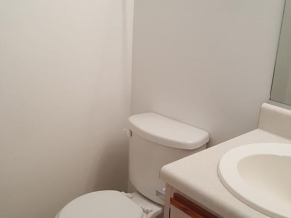 4th image of 2113 Keller Ave #B