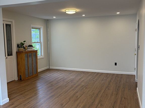 5th image of 52 Harrison St