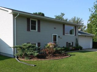 1034 Ainsworth St, Jesup, IA 50648