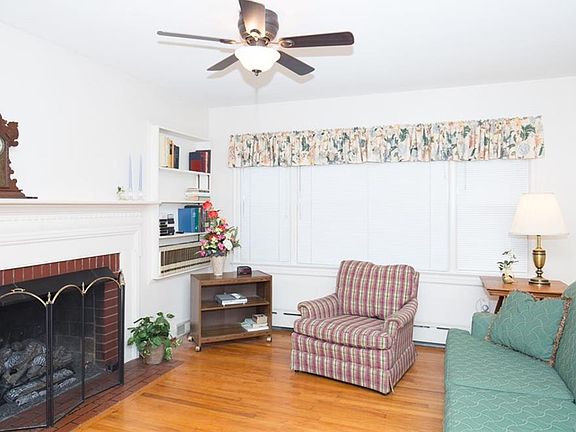 5th image of 3805 Manor Dr