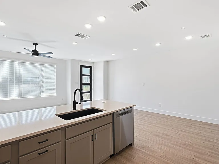 2521 Brunswick Way — Photo 18