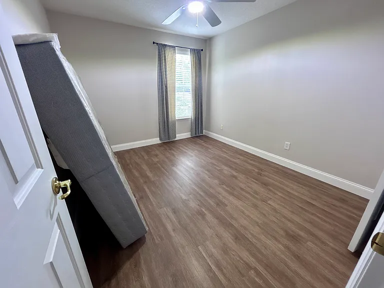 2135 Ridgewood St — Photo 16