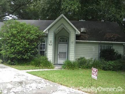 2nd image of 917 SW 79th Ter