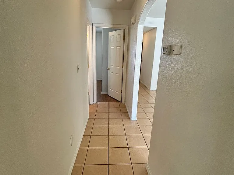1370 Tanqueray Dr — Photo 11