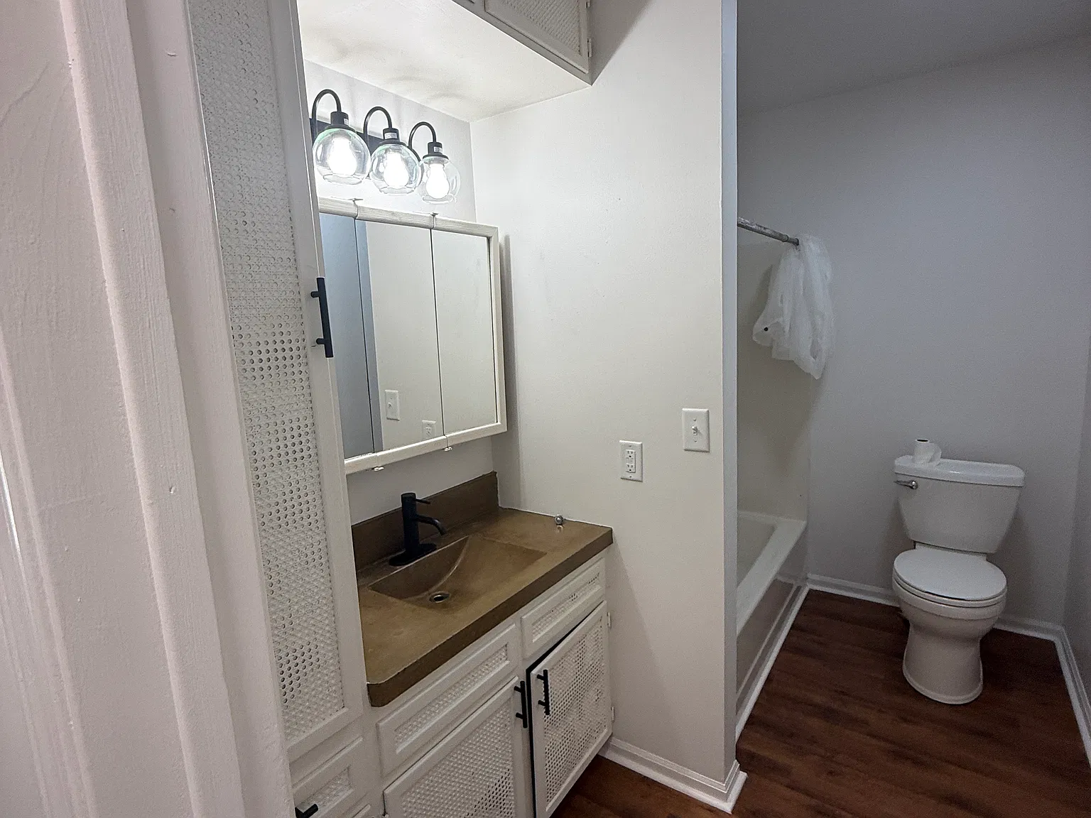 5 bed, 1754 sqft, $2,300 — Photo 4