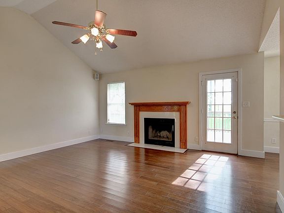 3rd image of 4017 Challis Dr