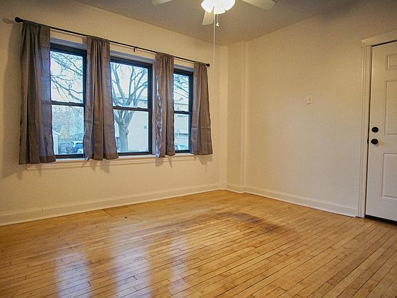 2nd image of 3048 S Keeler Ave Unit 6