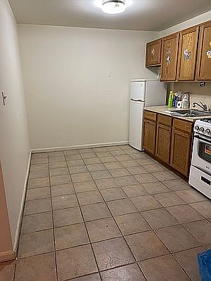 3rd image of 2911 Newtown Ave APT 1B