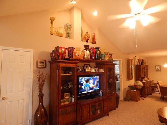 3rd image of 179 Woodpointe Ct