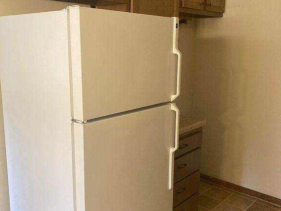 5th image of 4530 Bancroft Ave APT 2