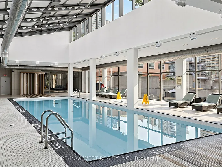38 Grenville St #1203 — Photo 27
