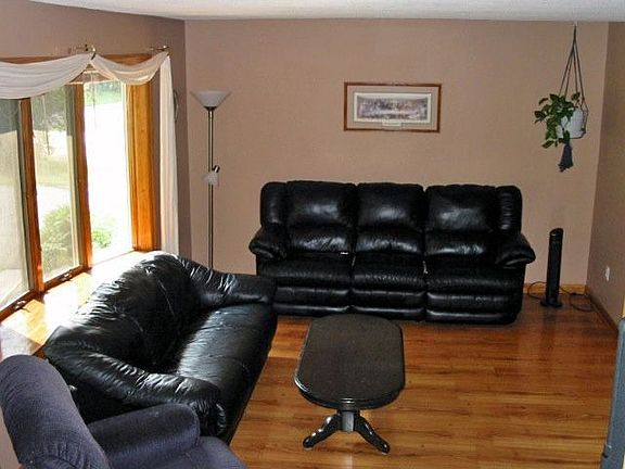 4th image of 1510 Queens Ave S