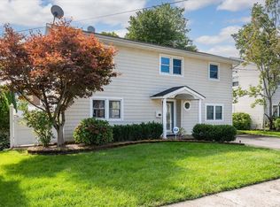 328 Van Cott Ave, Farmingdale, NY 11735