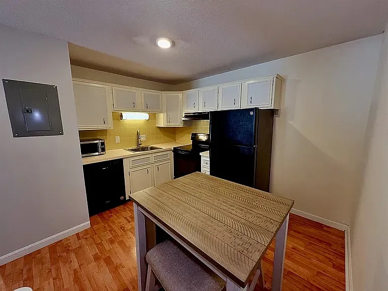 176 Maple Ave #7-21 — Photo 6