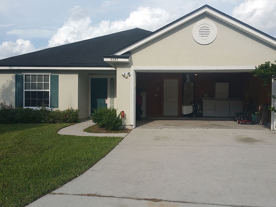 1st image of 9585 Bromley Ct