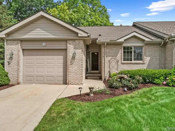 22230 Quail Run Cir Unit 1, South Lyon, MI 48178