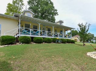 593 Clearwater Dr, Ridgedale, MO 65739