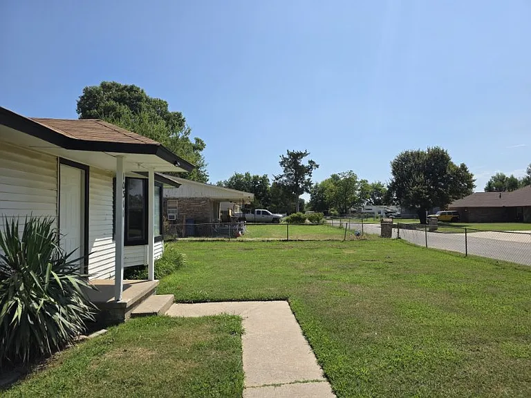 10311 Bellview Dr — Photo 24