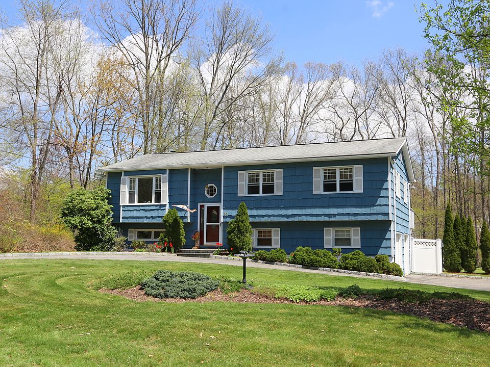1st image of 14 Walker Dr