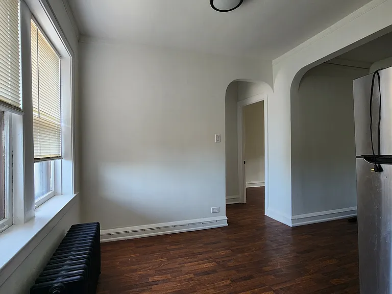 Kitchen/Dining area
14'7" x 9'5"