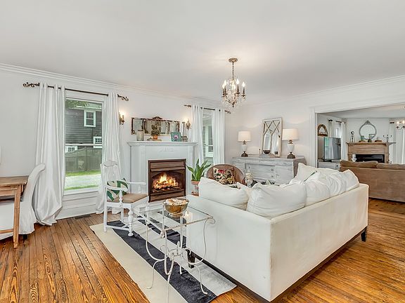 5th image of 236 Snedecor Ave