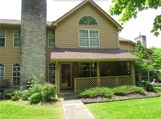 502 Oakbridge Dr, Hurricane, WV 25526