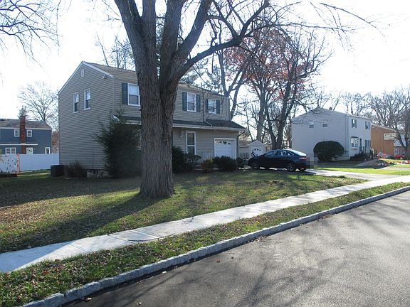 2nd image of 8 Francine Ave