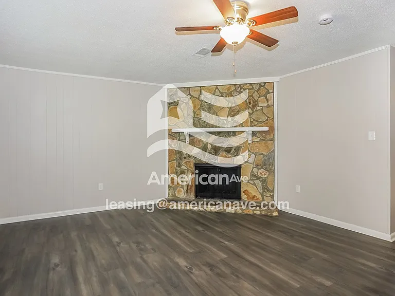 1591851_002_living_room_12869722.jpg