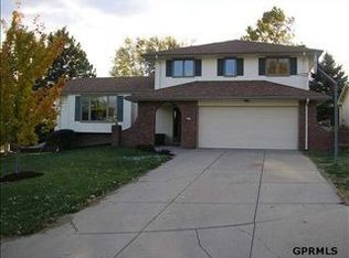 15211 Cedar Cir, Omaha, NE 68144