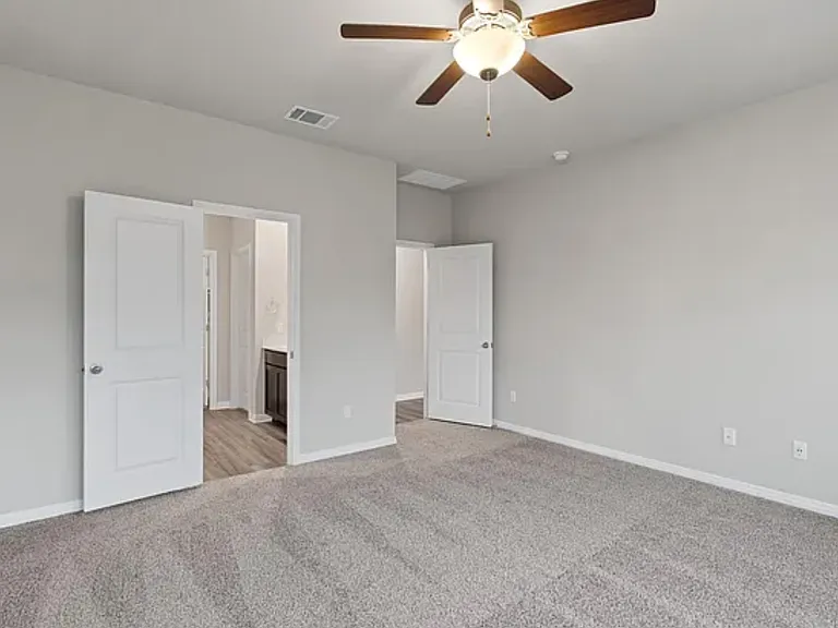 528 Loriner Way — Photo 14