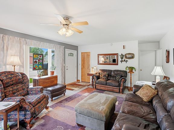 2nd image of 1101 Omaha St