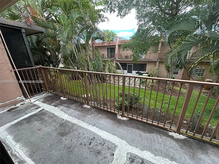 29 Madrid Ln #8-9 — Photo 28