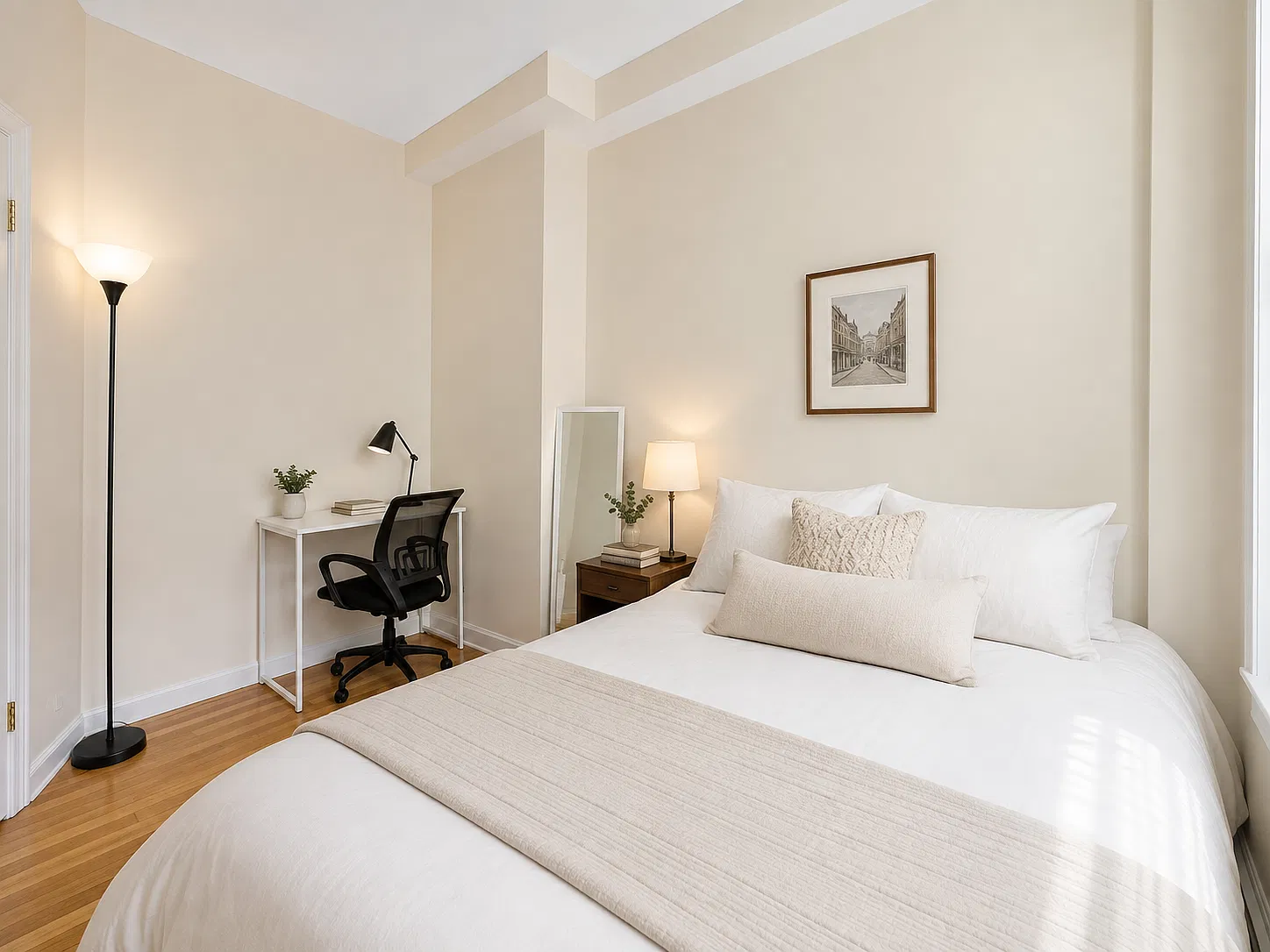 3 bed, 950 sqft, $4,995 — Photo 3
