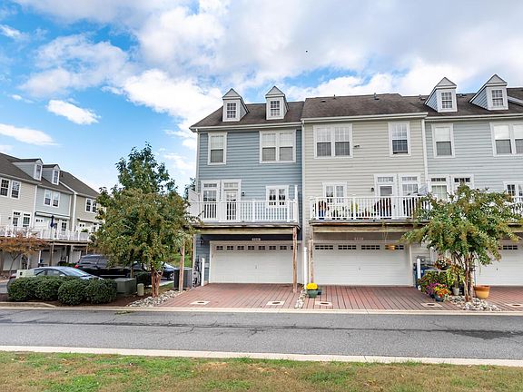 Townhouse rear (end Blue unit)
