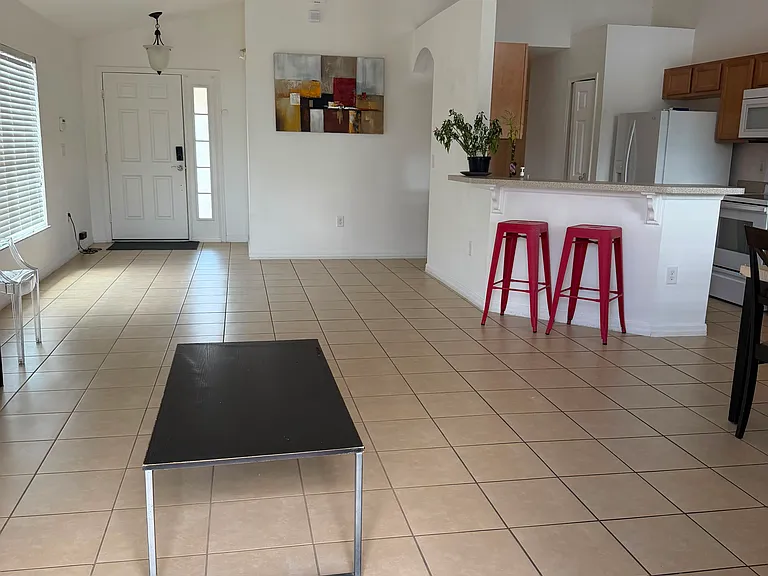 2214 Victoria Dr — Photo 6
